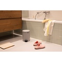 Prullenbak 5.0l NewIcon Brabantia soft grey sfeer 1