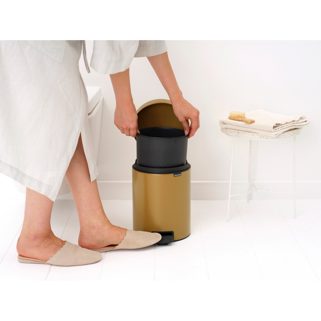 Prullenbak 5.0l NewIcon Brabantia warm gold sfeer 3