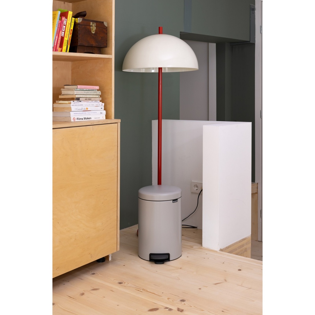 Prullenbak 12.0l NewIcon Brabantia soft grey sfeer 1