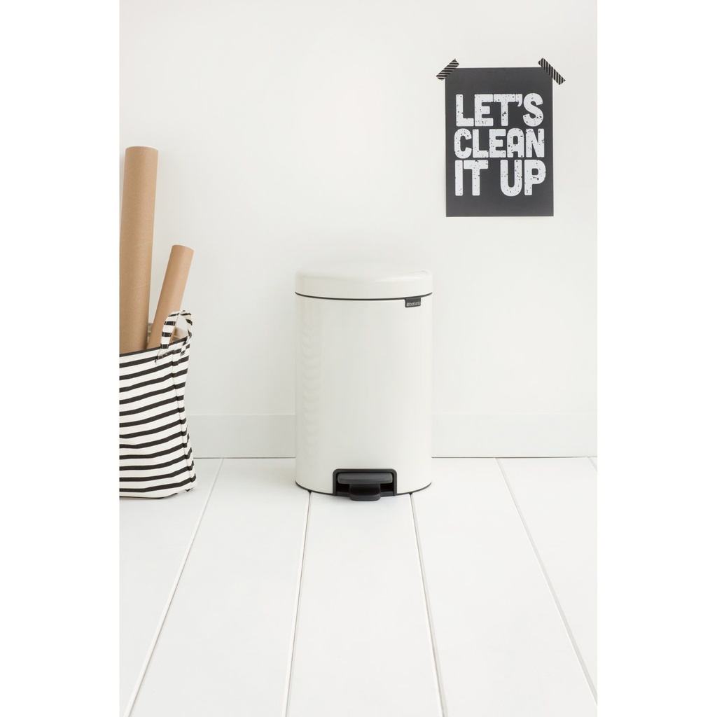 Prullenbak 12.0l NewIcon m/metalen binnenemmer Brabantia white sfeer 1
