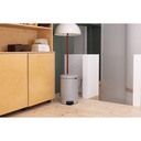 Prullenbak 20.0l NewIcon Brabantia soft grey sfeer 2