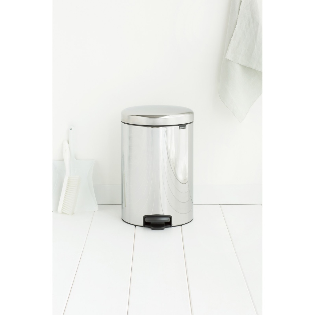 Prullenbak 20.0l NewIcon m/metalen binnenemmer Brabantia steel sfeer 1