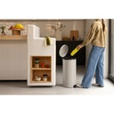 Prullenbak 30.0l NewIcon Brabantia soft grey sfeer 2