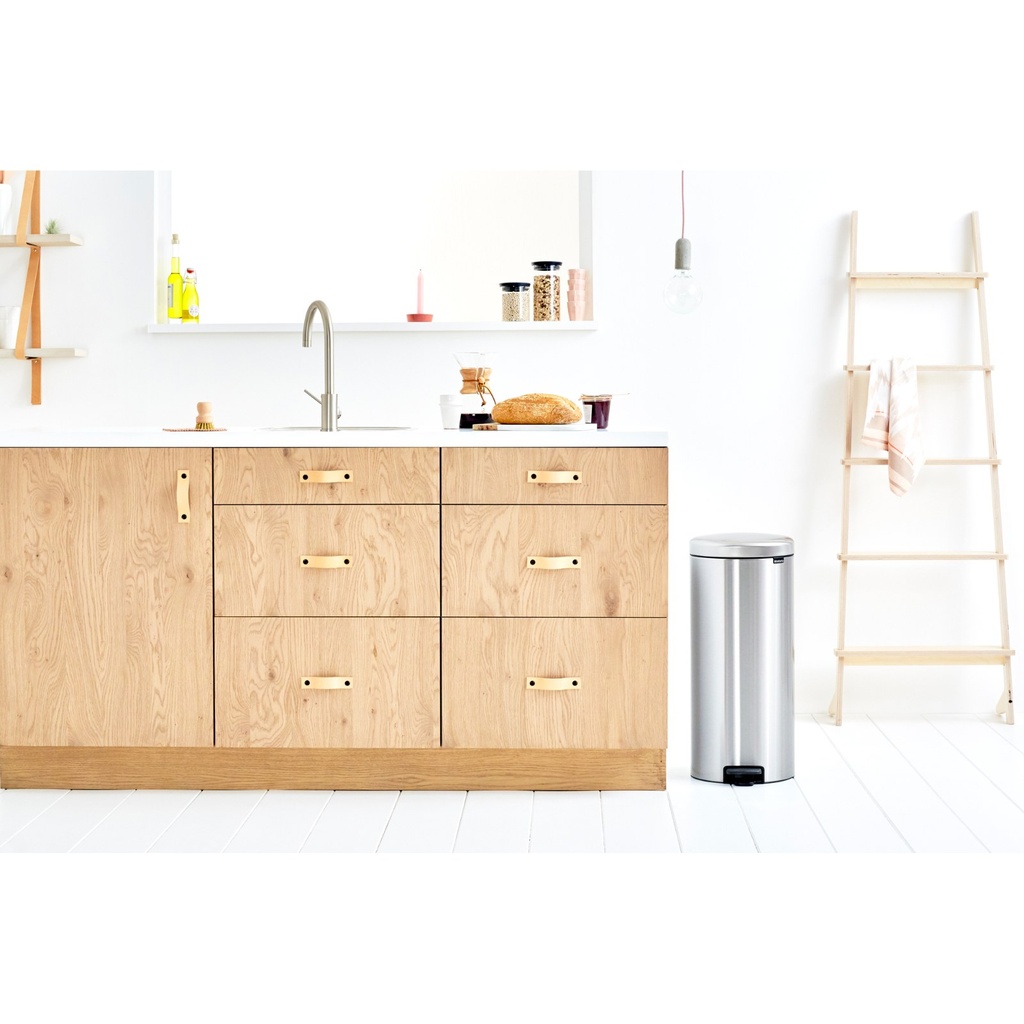 Prullenbak 30.0l NewIcon Brabantia fpp matt steel sfeer 2