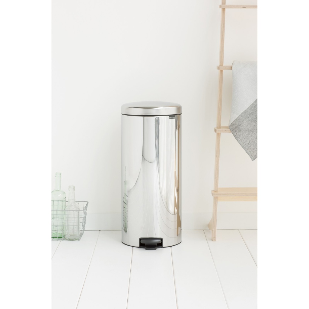 Prullenbak 30.0l NewIcon m/metalen binnenemmer Brabantia steel sfeer 1