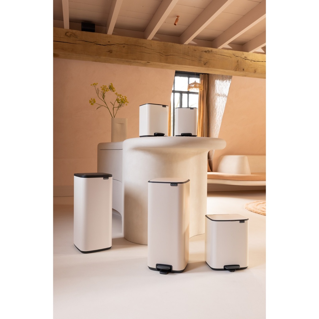 Prullenbak 7.0l Bo pedaal Brabantia soft beige sfeer 3