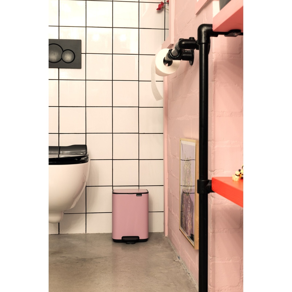 Prullenbak 7.0l Bo pedaal Brabantia lilac pink sfeer 1