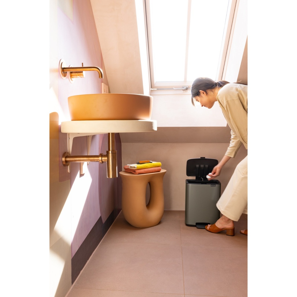 Prullenbak 12.0l Bo pedaal Brabantia platinum sfeer 2