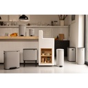 Prullenbak 60.0l Bo pedaal Brabantia soft grey sfeer 3