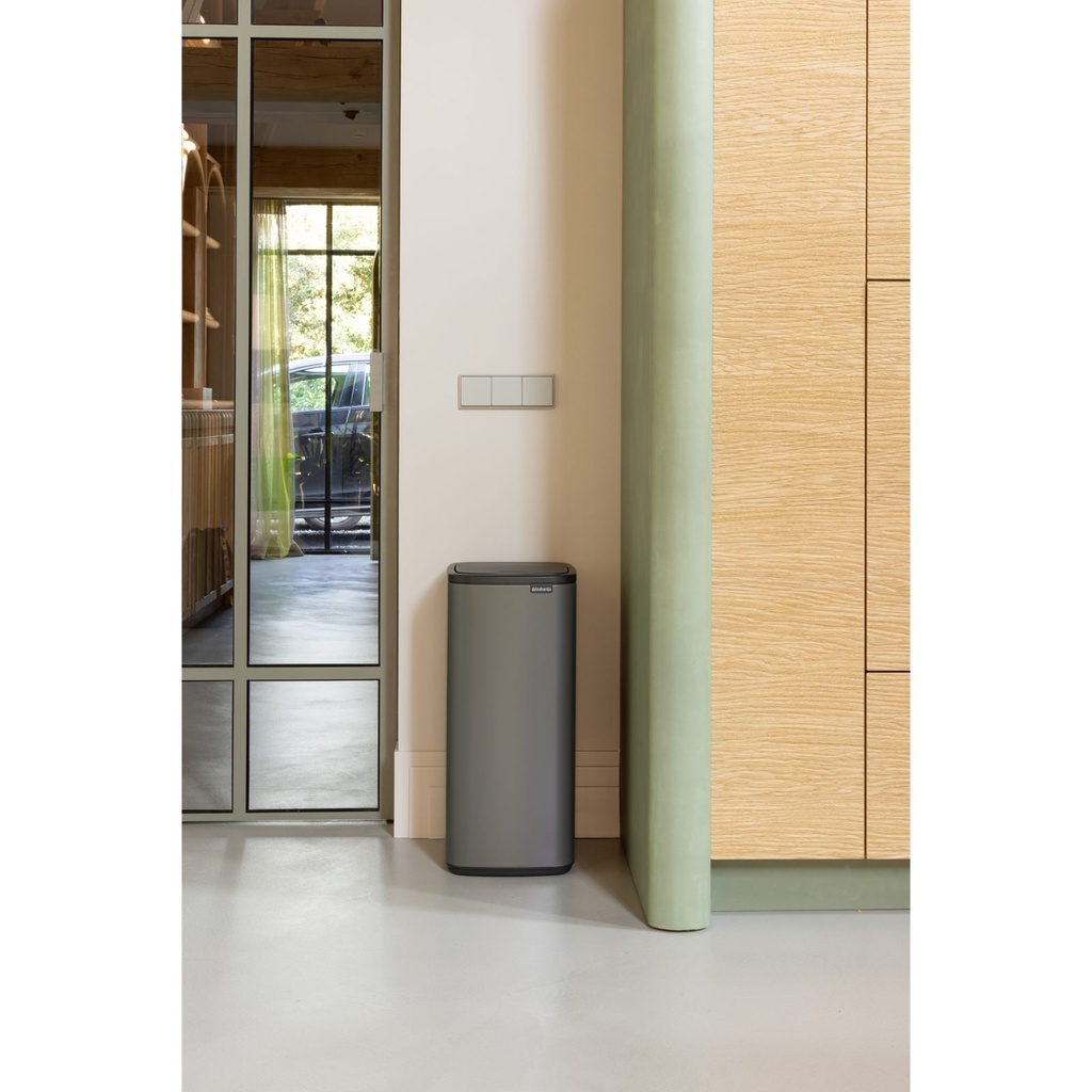 Prullenbak 30.0l Bo touch Brabantia platinum sfeer 3