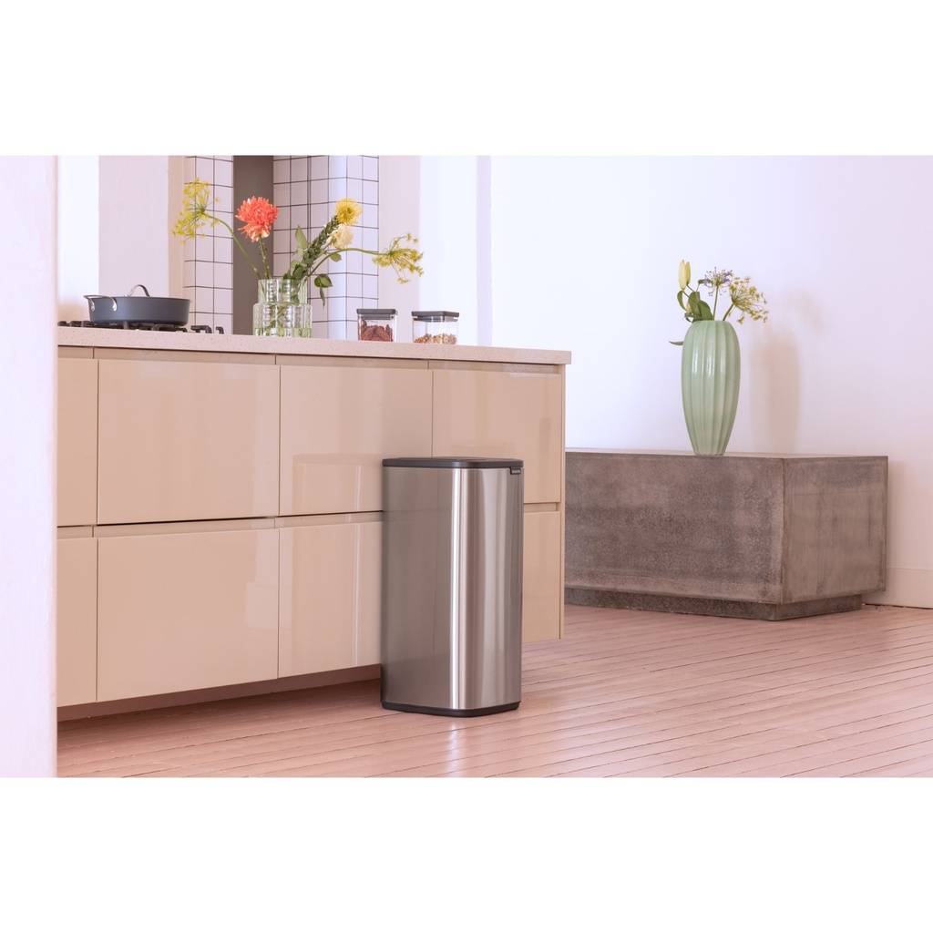 Prullenbak 30.0l Bo touch Brabantia fpp matt steel sfeer 1