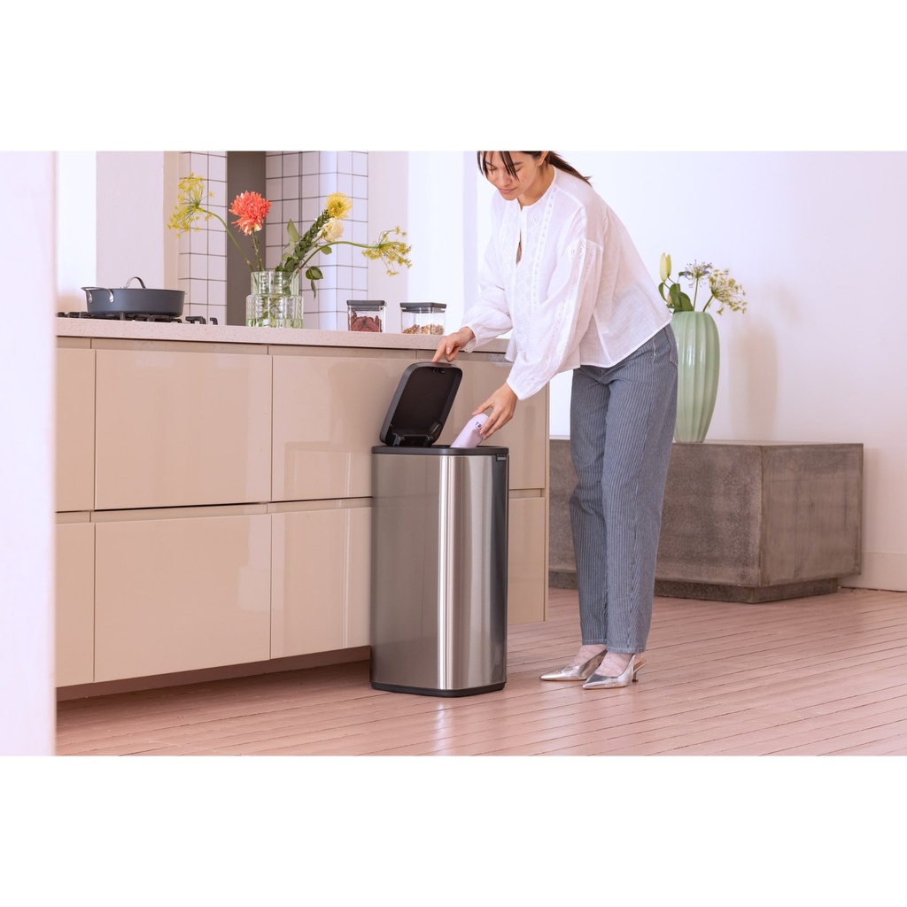 Prullenbak 30.0l Bo touch Brabantia fpp matt steel sfeer 2