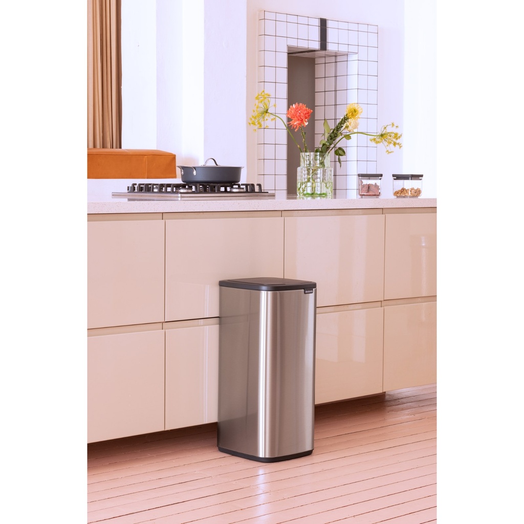 Prullenbak 30.0l Bo touch Brabantia fpp matt steel sfeer 3