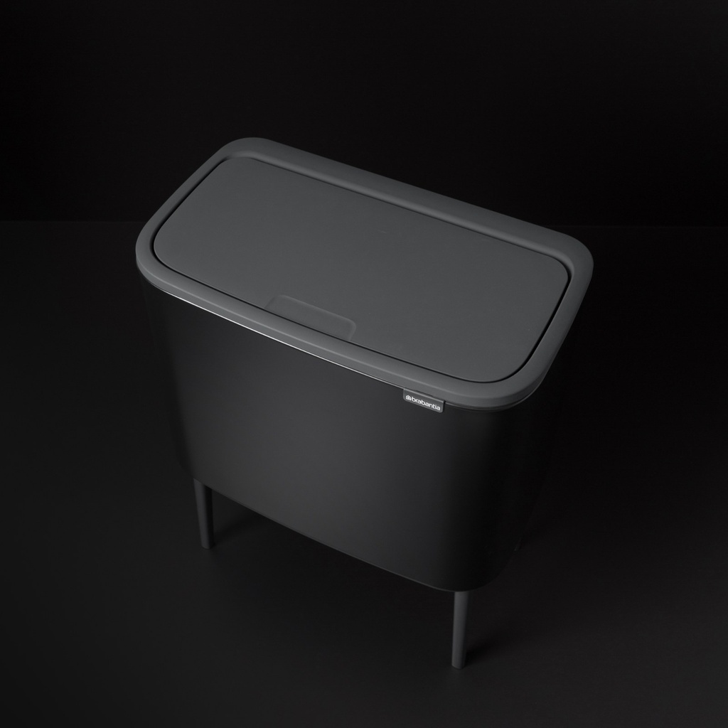 Prullenbak 36.0l Bo touch Brabantia matt black sfeer 3