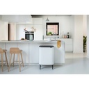 Prullenbak 60.0l Bo touch Hi Brabantia white sfeer 2