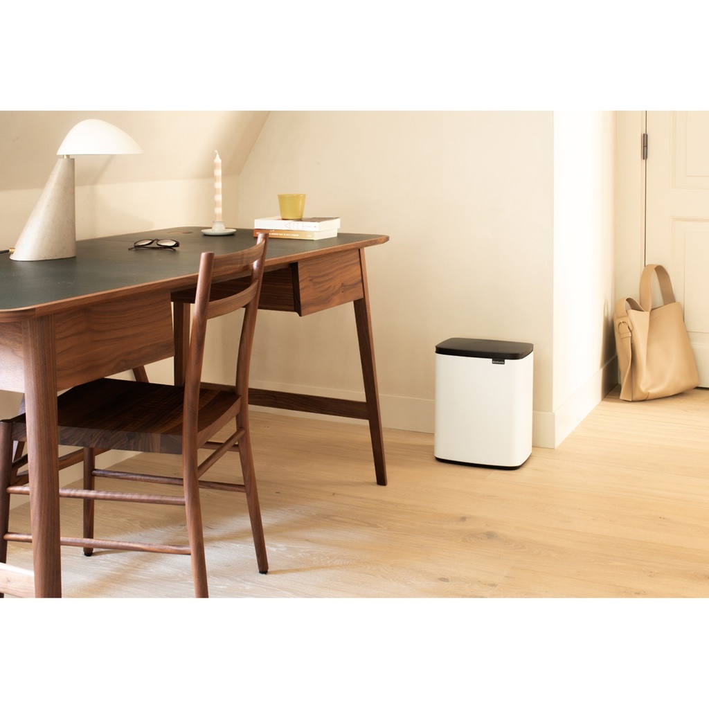 Prullenbak 12.0l Bo Brabantia white sfeer 1