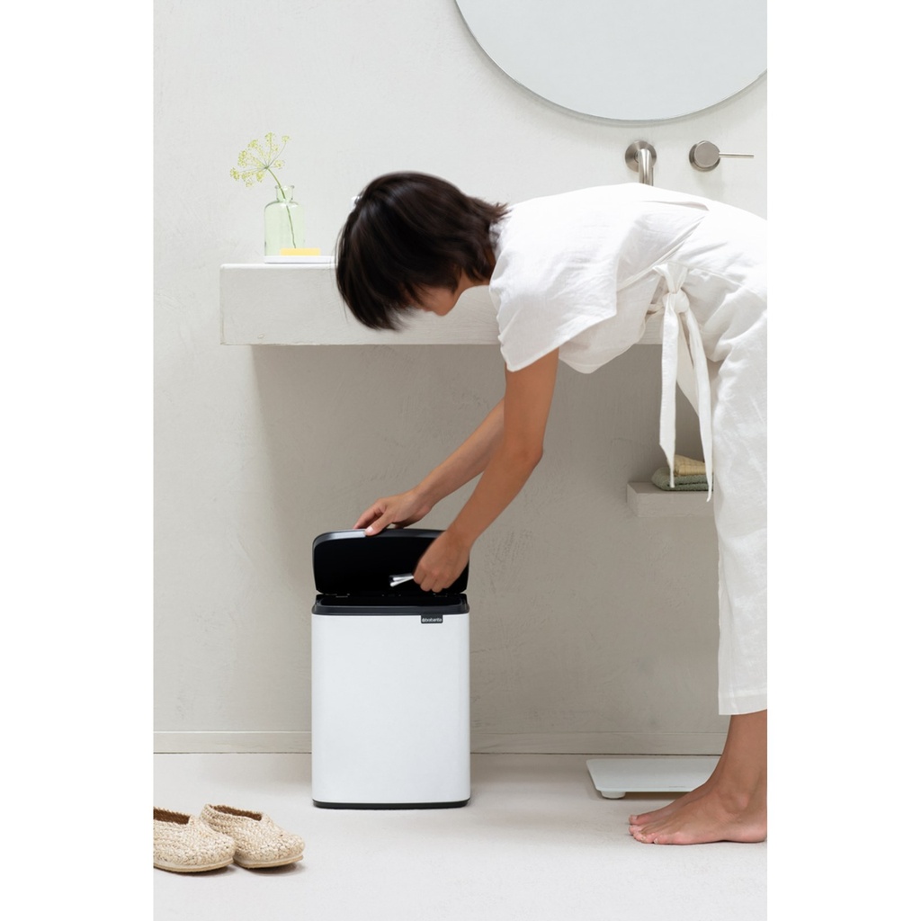Prullenbak 12.0l Bo Brabantia white sfeer 3