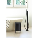 Prullenbak 7.0l Bo op poten Brabantia matt black sfeer 1