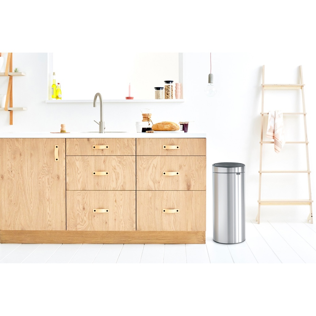 Prullenbak 30.0l touch bin Brabantia fpp matt steel sfeer 1