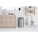 Prullenbak 40.0l touch bin Brabantia fpp matt steel sfeer 2