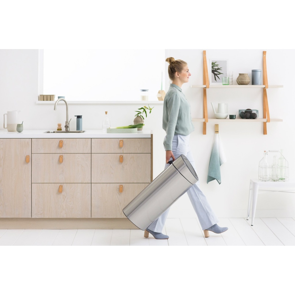 Prullenbak 10/23.0l touch bin Brabantia fpp matt steel sfeer 3