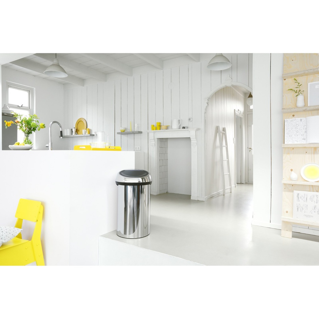 Prullenbak 60.0l touch bin Brabantia steel sfeer 1
