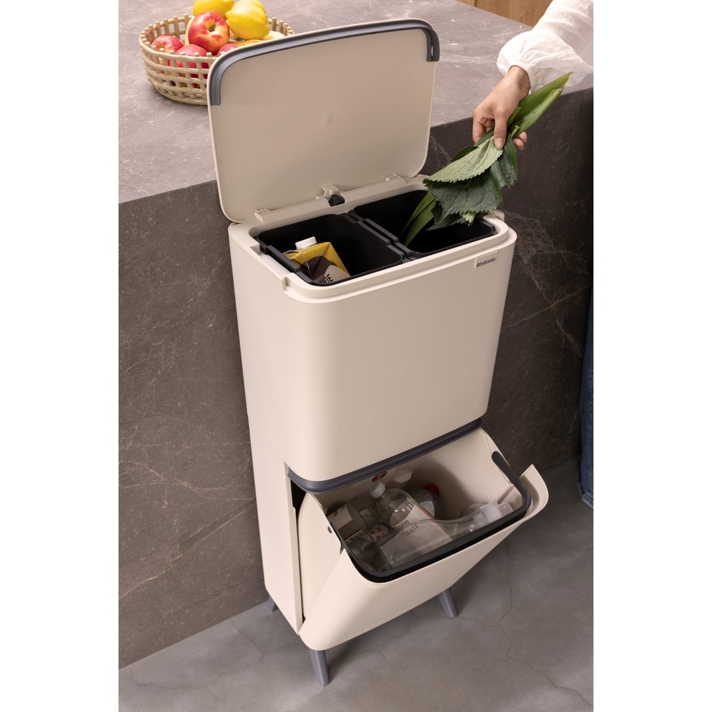 Prullenbak 25/10/10.0l SortUp Hi Brabantia soft beige sfeer 1