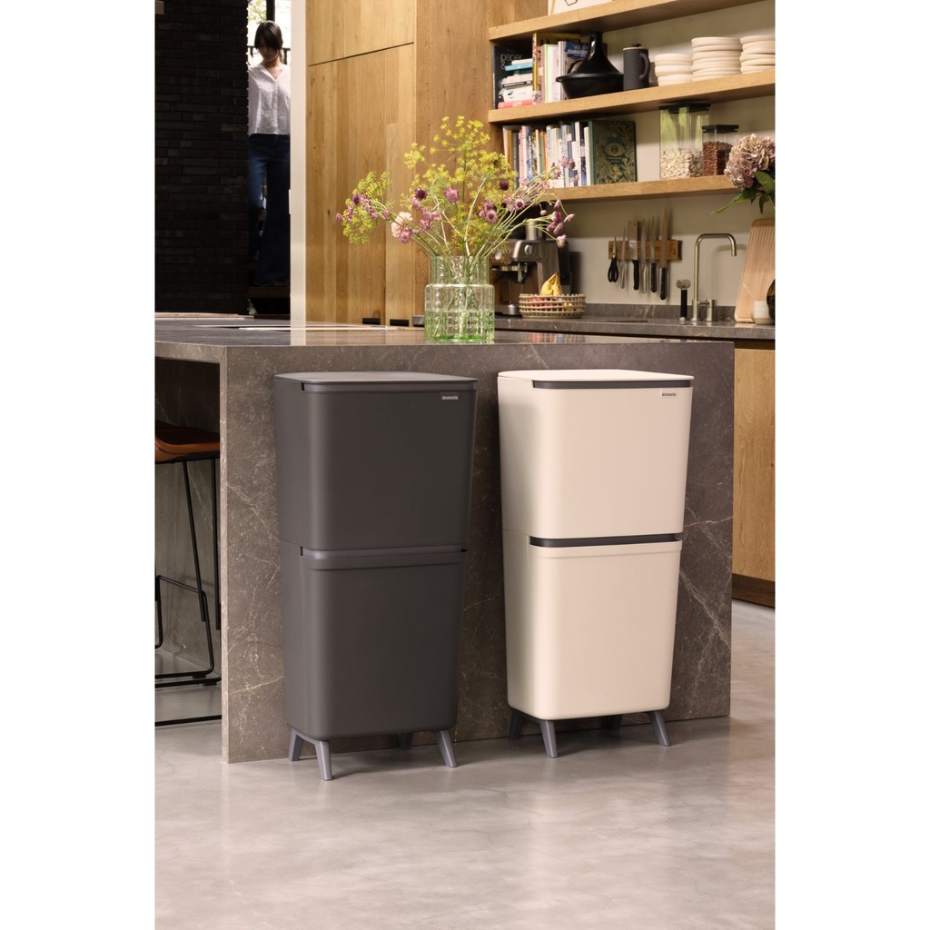 Prullenbak 25/10/10.0l SortUp Hi Brabantia soft beige sfeer 3
