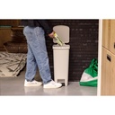 Prullenbak StepUp 40.0l Brabantia soft beige sfeer 2