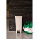 Prullenbak StepUp 40.0l Brabantia soft beige sfeer 3