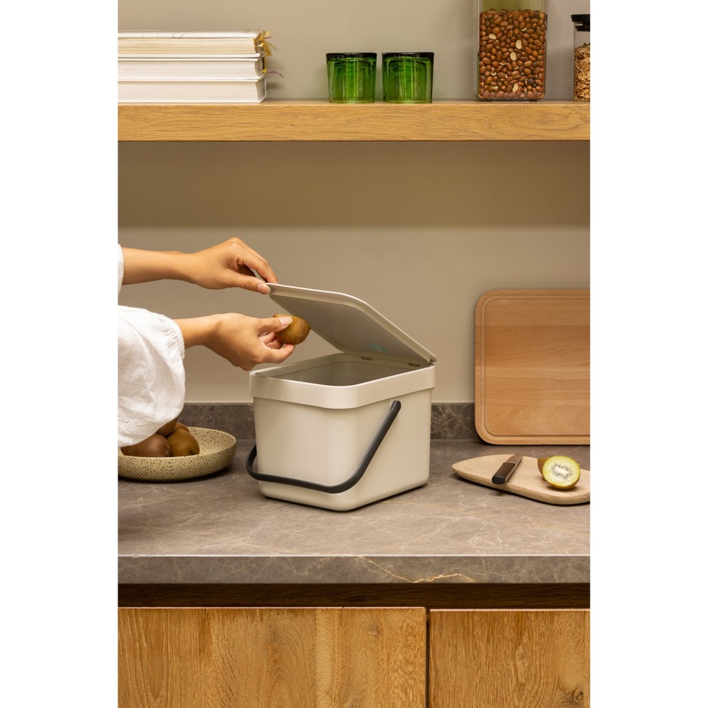 Prullenbak sort&go 6.0l Brabantia soft beige sfeer 3
