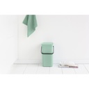 Prullenbak sort&go 12.0l Brabantia jade green sfeer 1