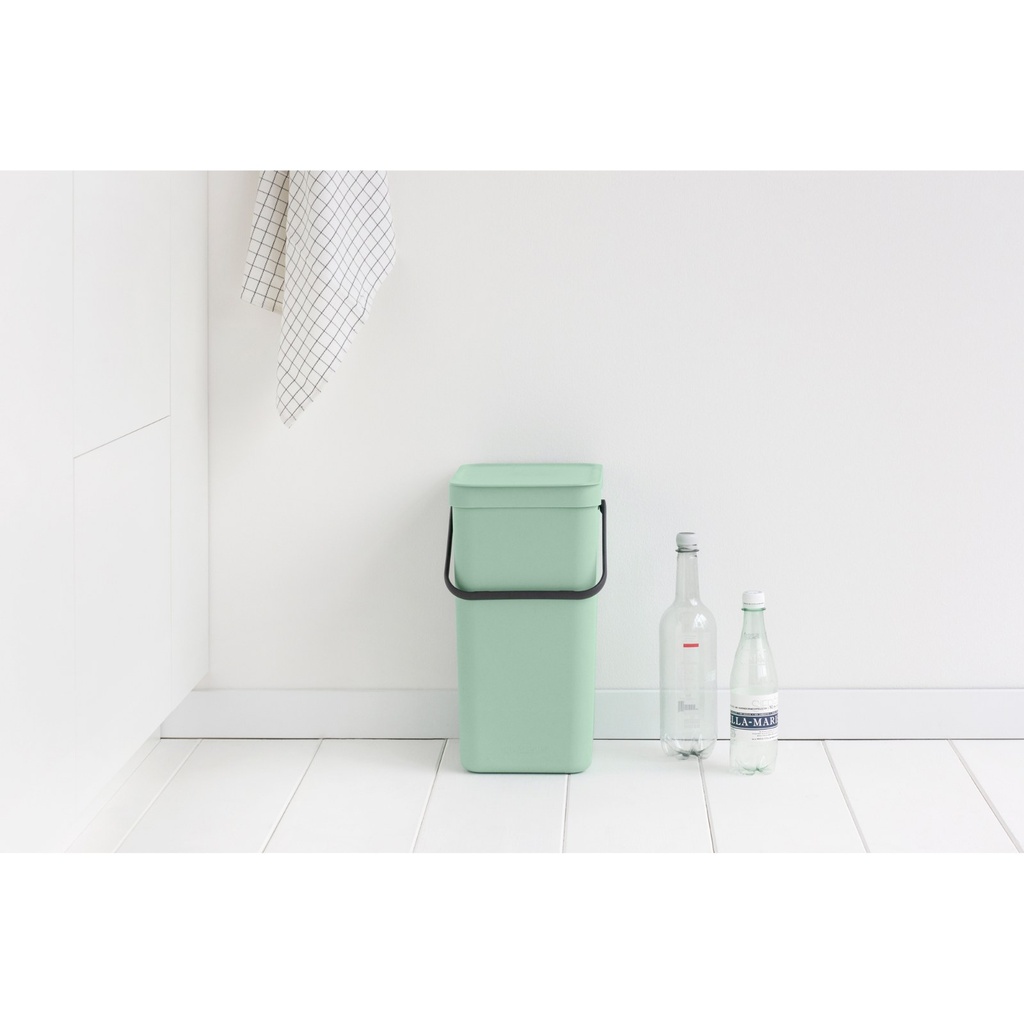 Prullenbak sort&go 16.0l Brabantia jade green sfeer 1