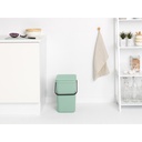 Prullenbak sort&go 25.0l Brabantia jade green sfeer 1