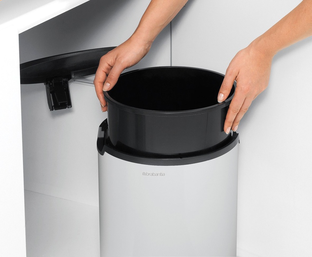 Prullenbak 15.0l built-in Brabantia white/black sfeer 1