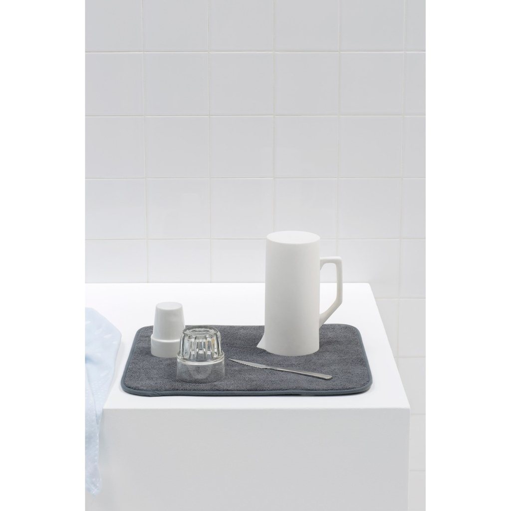 Afdruipmat 47x40cm sinkside microvezel Brabantia dark grey sfeer 1