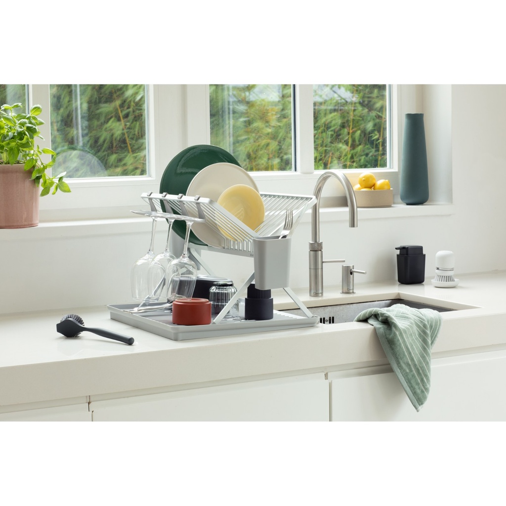 Zeepdispenser 20.0cl sinkside Brabantia dark grey sfeer 2