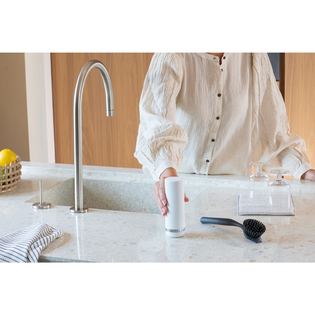 Afwasmiddeldispenser knijpfles 20.0cl sinkstyle Brabantia fresh white sfeer 1