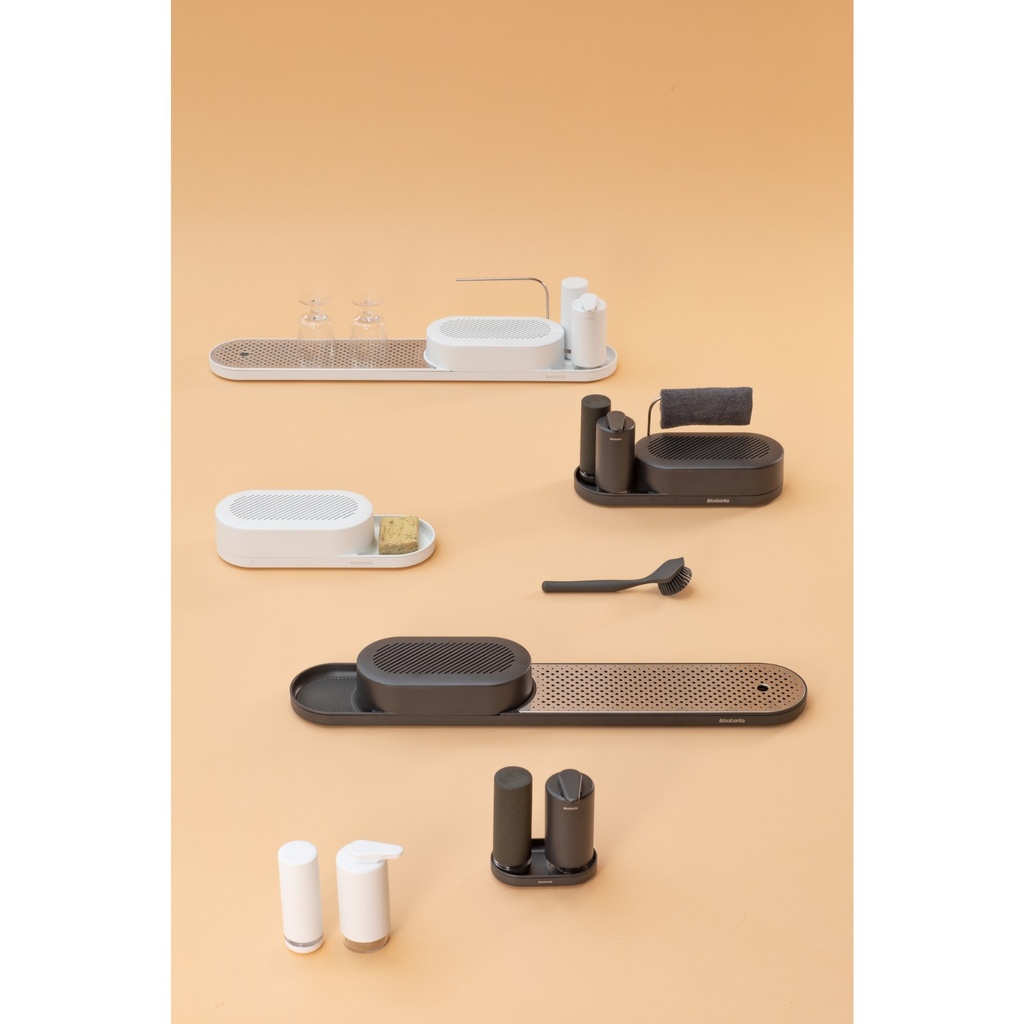 Afwasmiddeldispenser knijpfles 20.0cl sinkstyle Brabantia dark grey sfeer 3