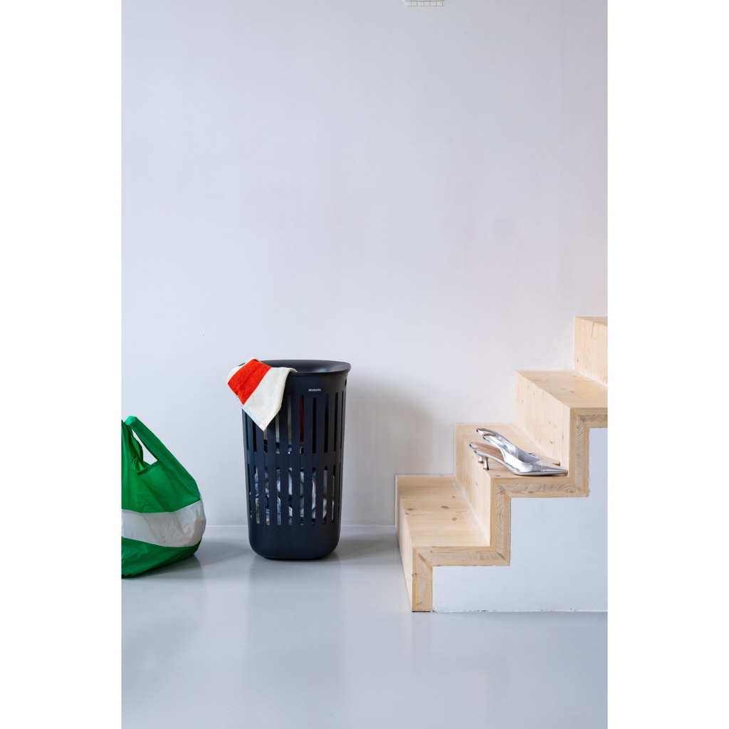 Wasmand m/deksel 55.0l collect-it Brabantia black sfeer 2