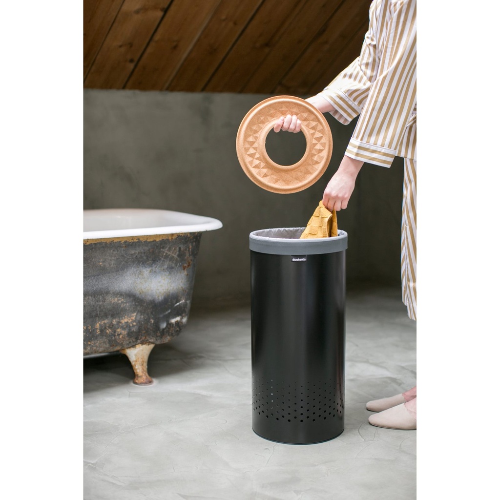 Wasbox m/kurken deksel 35.0l Brabantia matt black sfeer 2