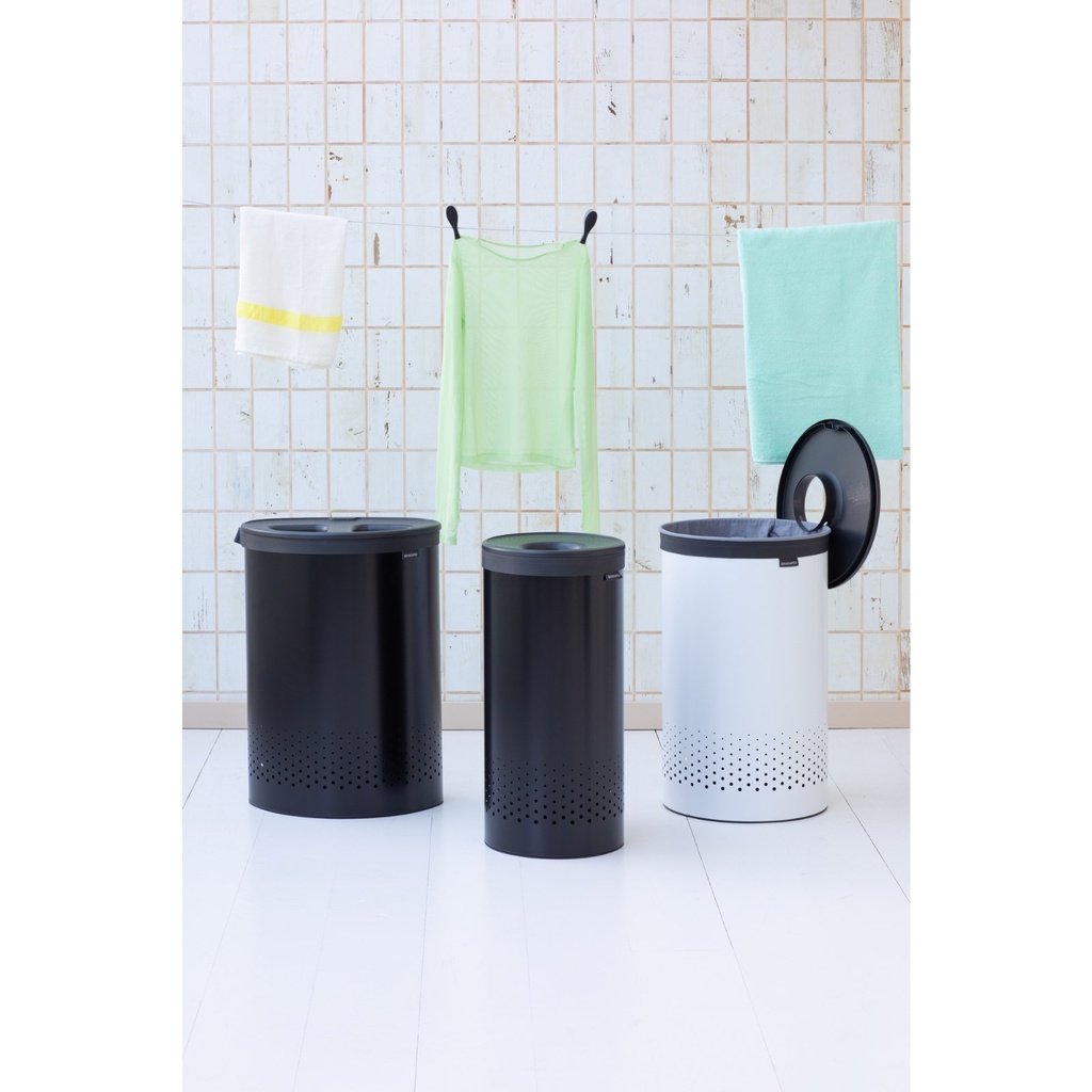 Wasbox m/kunststof deksel 60.0l Brabantia white/dark grey sfeer 1