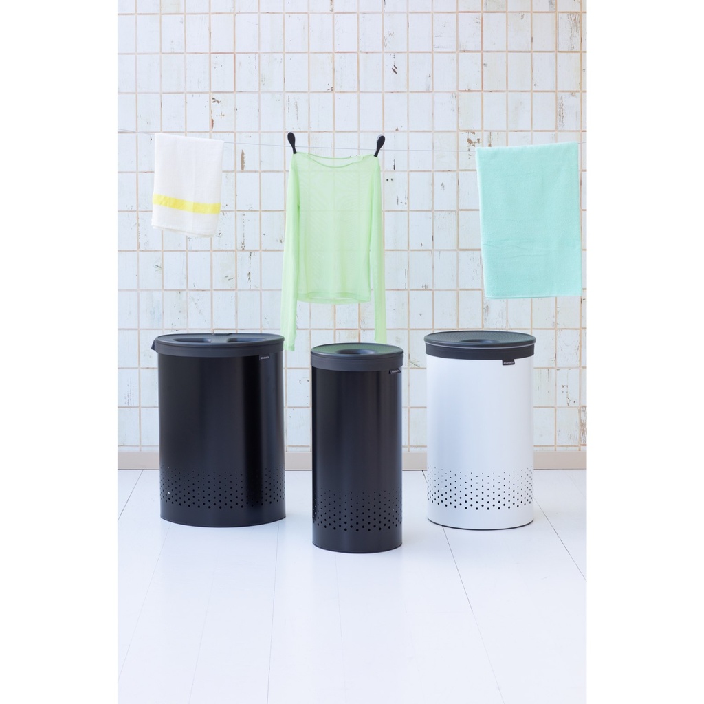 Wasbox m/kunststof deksel 60.0l Brabantia white/dark grey sfeer 3