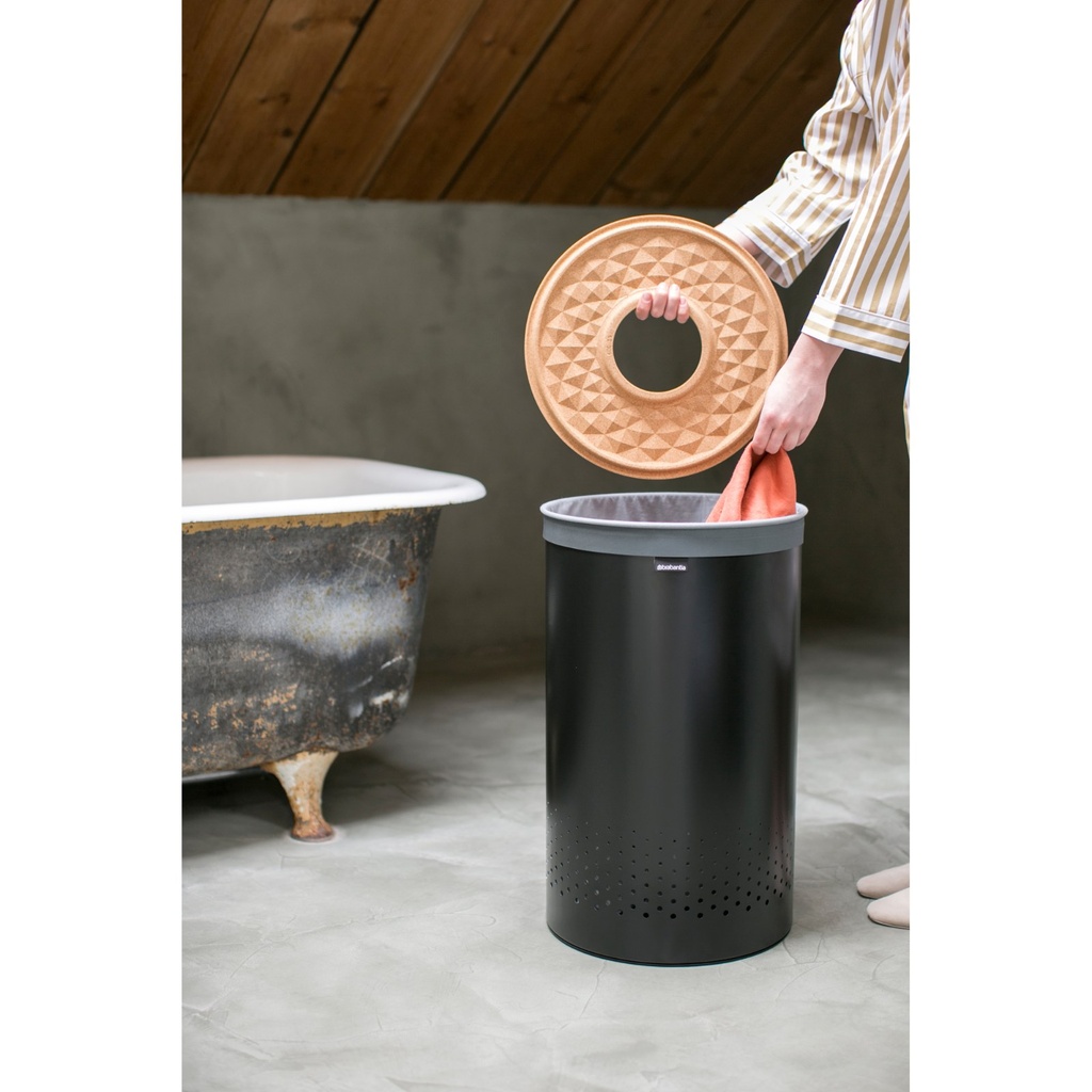 Wasbox m/kurken deksel 60.0l Brabantia matt black sfeer 2