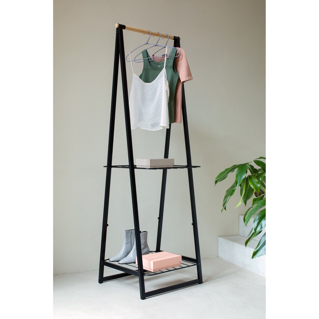 set van 3 kledinghangers soft touch Brabantia black/white sfeer 2