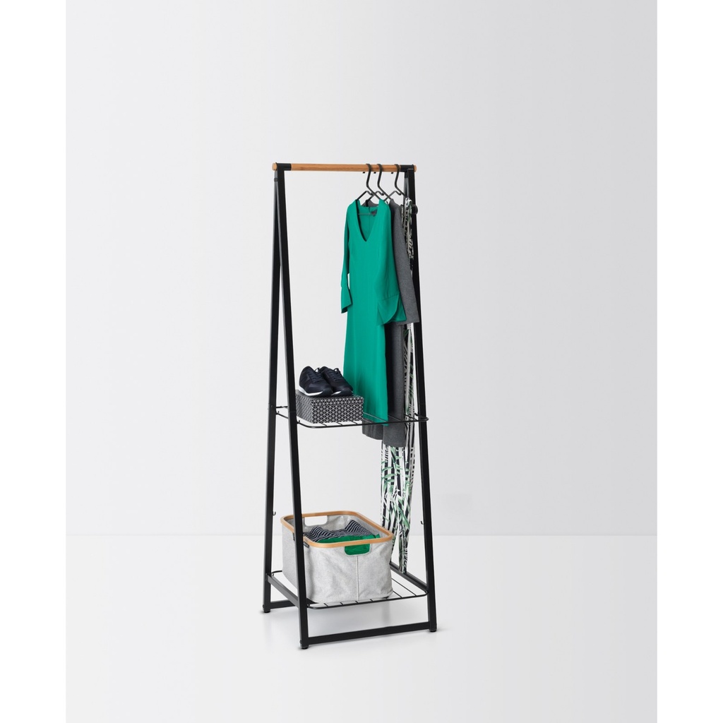 set van 4 kledinghangers Brabantia black sfeer 1