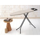 Strijkplank B 124x38cm m/solide strijkijzerhouder Brabantia denim grey zwart frame sfeer 2
