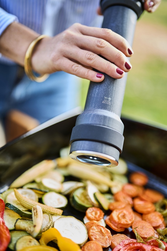Pepermolen Peugeot BBQ 30.0cm grafiet sfeer 1