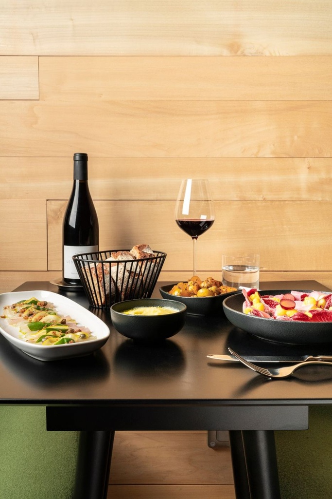 Kom 45.0cl Club Adélie cast iron black Revol sfeer 3
