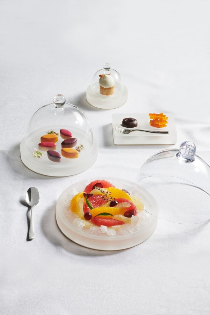 Serveerschaal met cloche 15.0cm 30.0cl Mealplak Ice white Revol sfeer 1